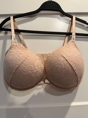 Victoria’s Secret Lace Bombshell Plunge Push Up Padded Bra Nude Tan Beige 36 D